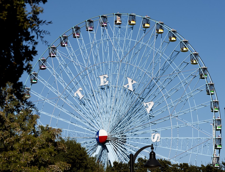 Visit Dallas Amusement Park with your car hire